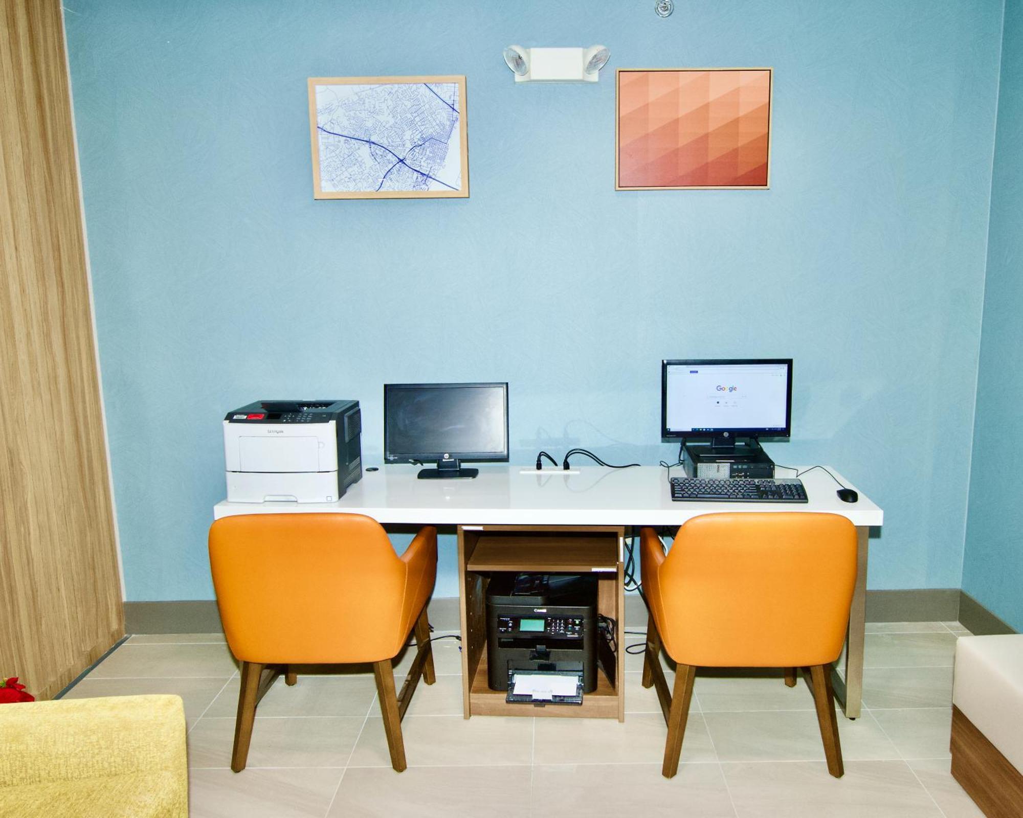 Saint Charles Holiday Inn Express Hotel & Suites St. Charles By Ihg מראה חיצוני תמונה