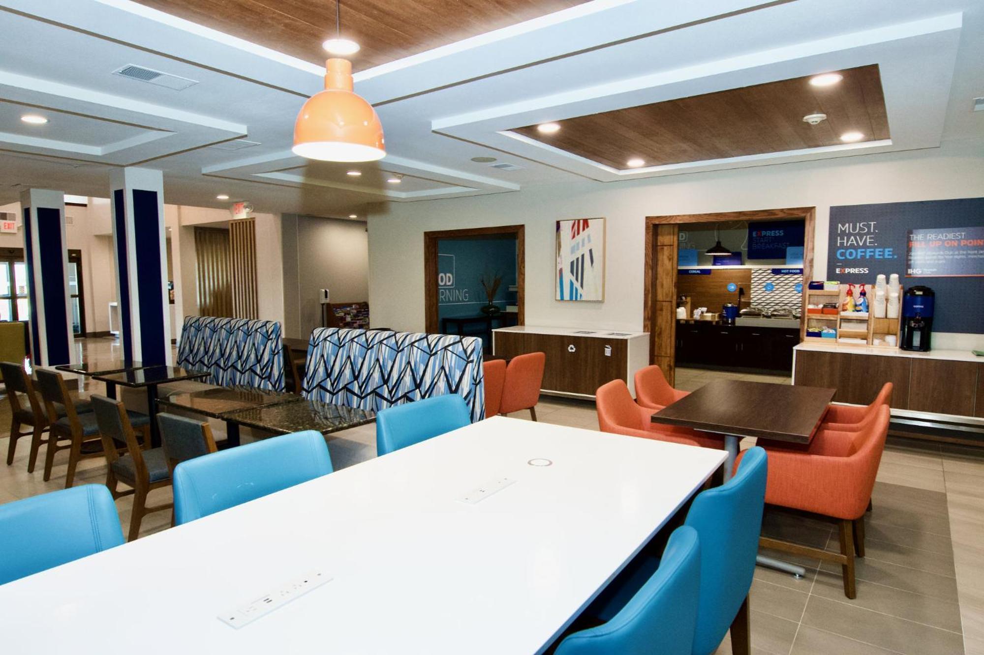 Saint Charles Holiday Inn Express Hotel & Suites St. Charles By Ihg מראה חיצוני תמונה
