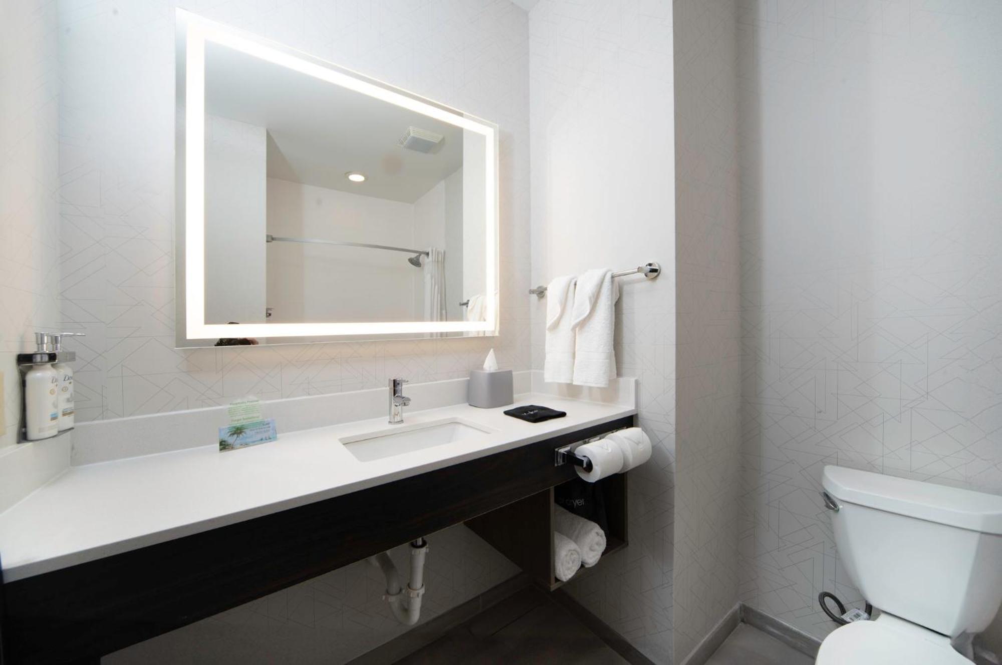Saint Charles Holiday Inn Express Hotel & Suites St. Charles By Ihg מראה חיצוני תמונה