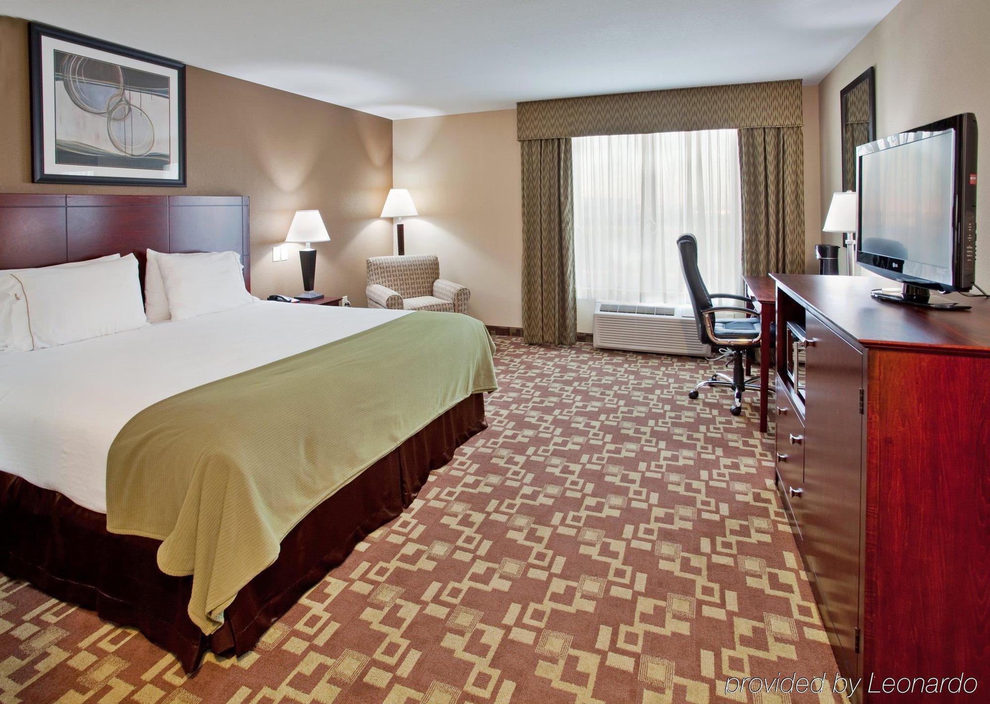 Saint Charles Holiday Inn Express Hotel & Suites St. Charles By Ihg חדר תמונה