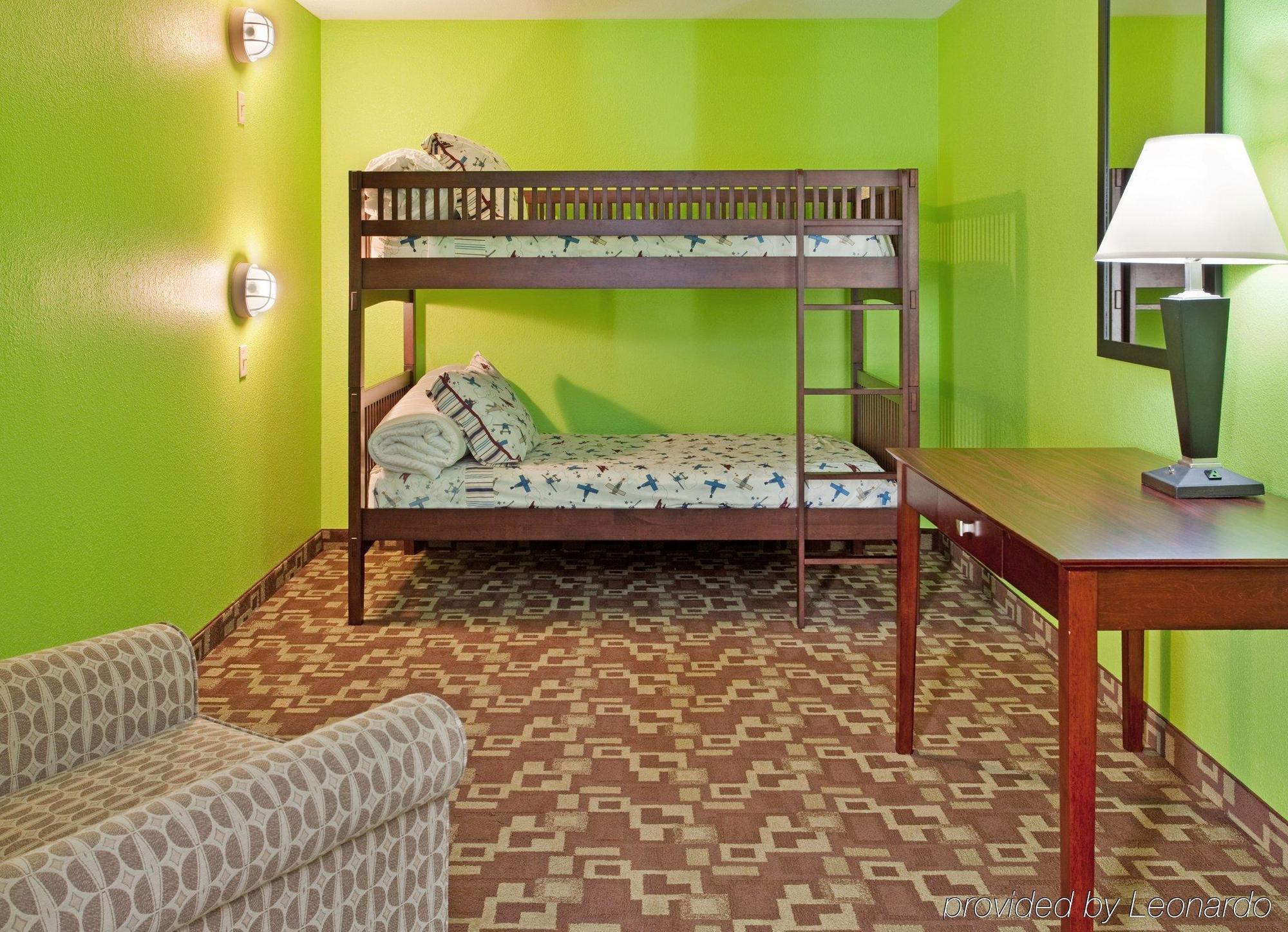 Saint Charles Holiday Inn Express Hotel & Suites St. Charles By Ihg חדר תמונה