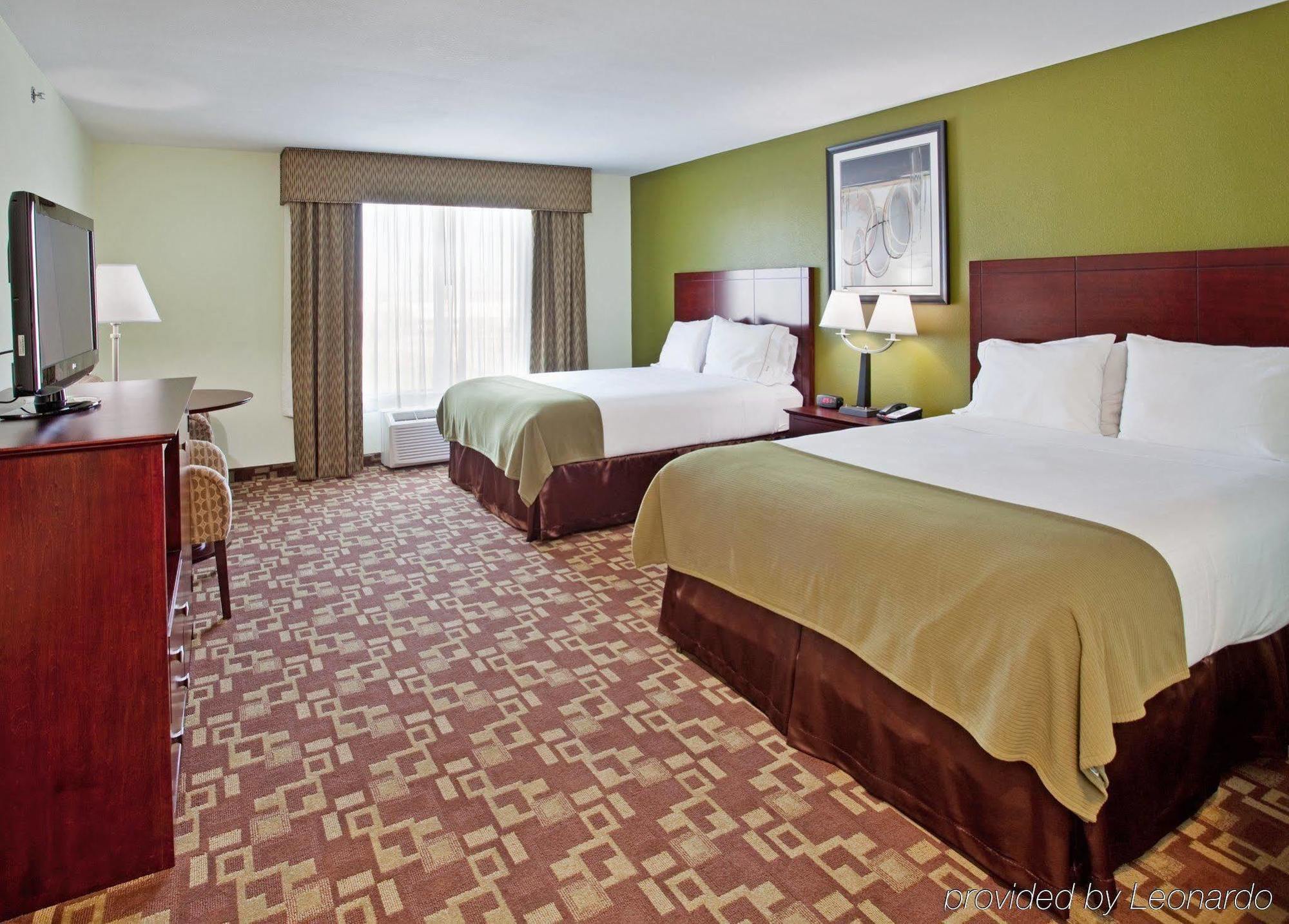 Saint Charles Holiday Inn Express Hotel & Suites St. Charles By Ihg חדר תמונה