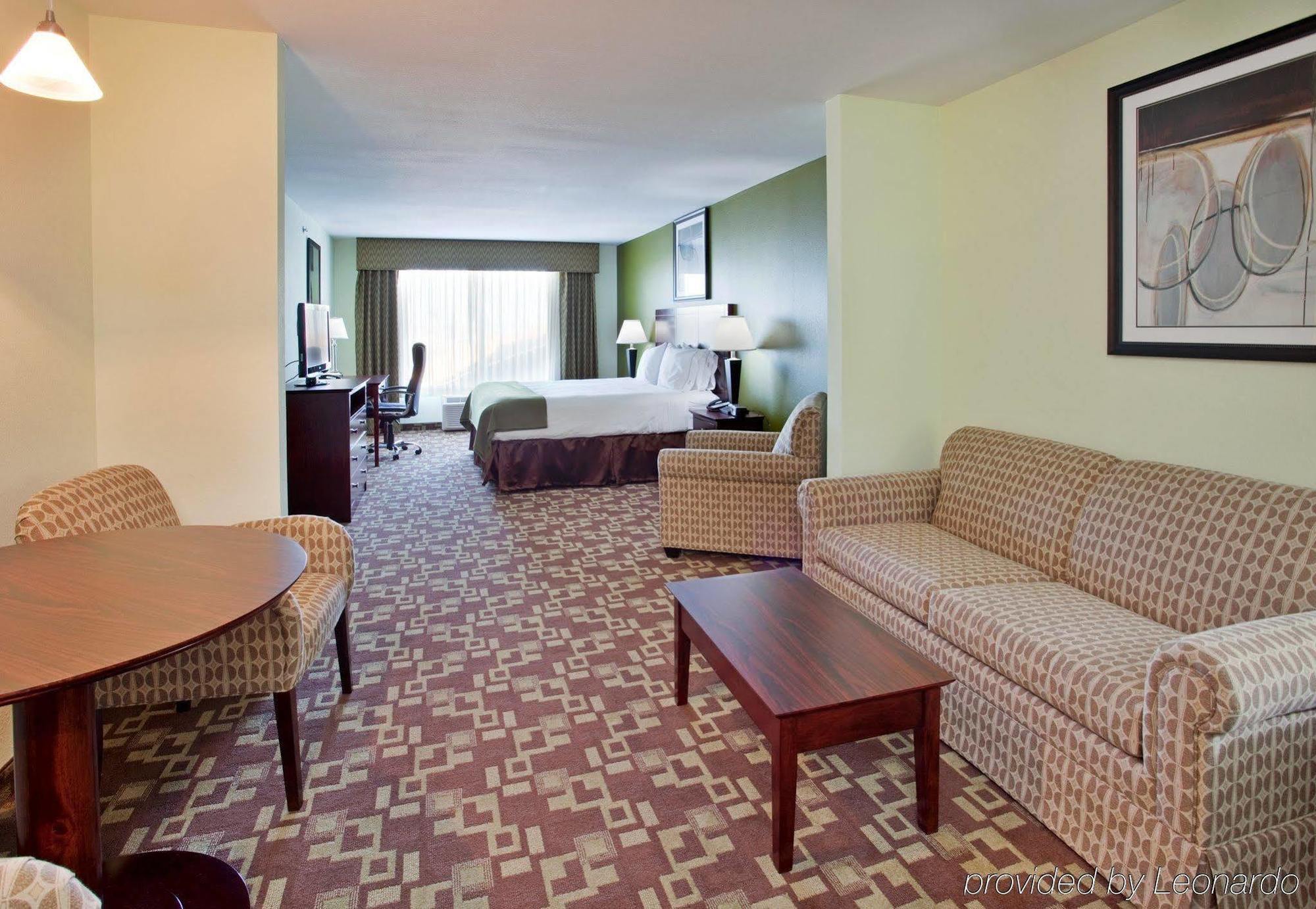 Saint Charles Holiday Inn Express Hotel & Suites St. Charles By Ihg חדר תמונה